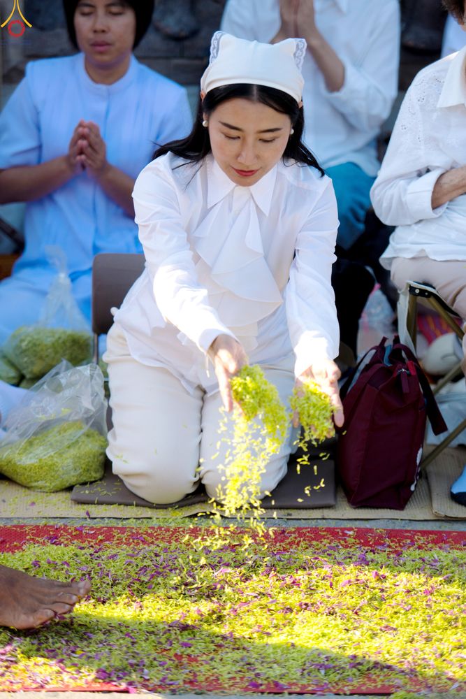 ภาพ No.292778:วันที่ 11 มกราคม พ.ศ. 2569 พิธีต้อนรับพระธรรมยาตรา ณ อนุสรณ์สถานลำดับที่ 3 สถานที่เกิดในเพศสมณะ วัดสองพี่น้อง อำเภอสองพี่น้อง จังหวัดสุพรรณบุรี ในโครงการธรรมยาตรา กตัญญูบูชา มหาปูชนียาจารย์ พระมงคลเทพมุนี(สด จนฺทสโร) พระผู้ปราบมาร อนุสรณ์สถาน 7 แห่ง ปีที