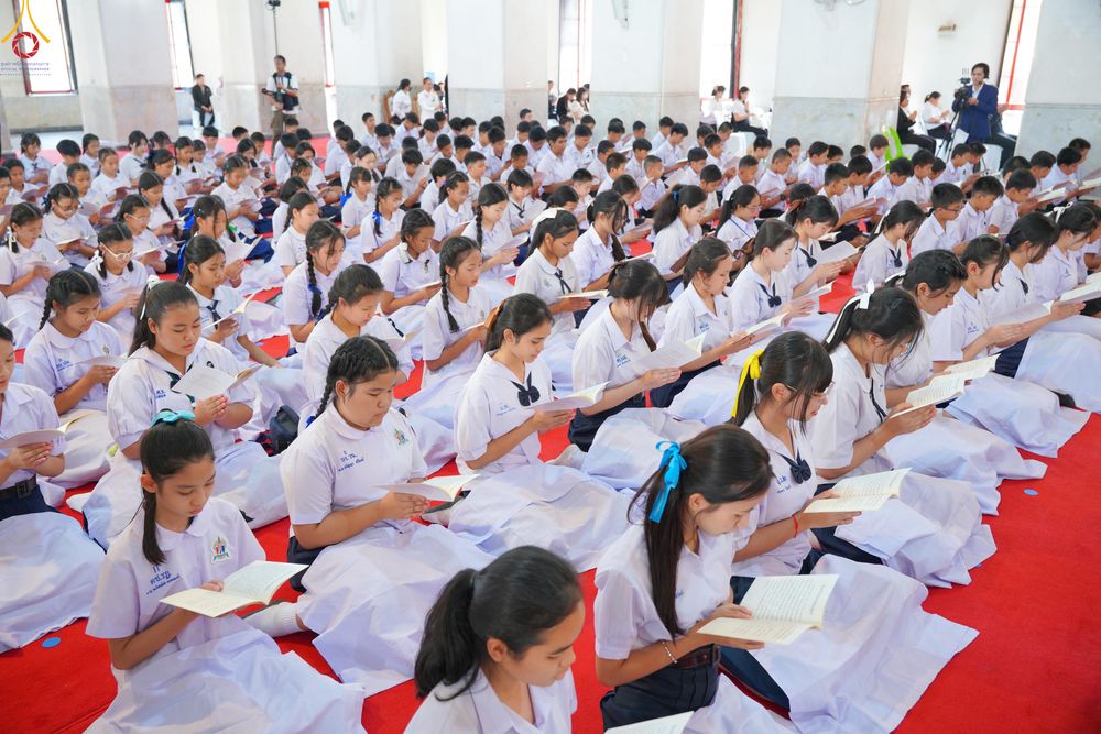 ภาพ No.289002:วันพุธที่ 17 ธันวาคม พ.ศ.2568 กิจกรรมเยาวชนไทยรวมใจทำความดี "เด็กดีมหานคร ต้นแบบด้านศีลธรรม" แข่งขันสอบตอบปัญหาศีลธรรมในพระพุทธศาสนา ครั้งที่ 7 และวันรวมพลังเด็กดี V-Star ประจำปี 2568 ณ วัดมหาธาตุยุวราชรังสฤษฎิ์ราชวรมหาวิหาร กรุงเทพมหานคร