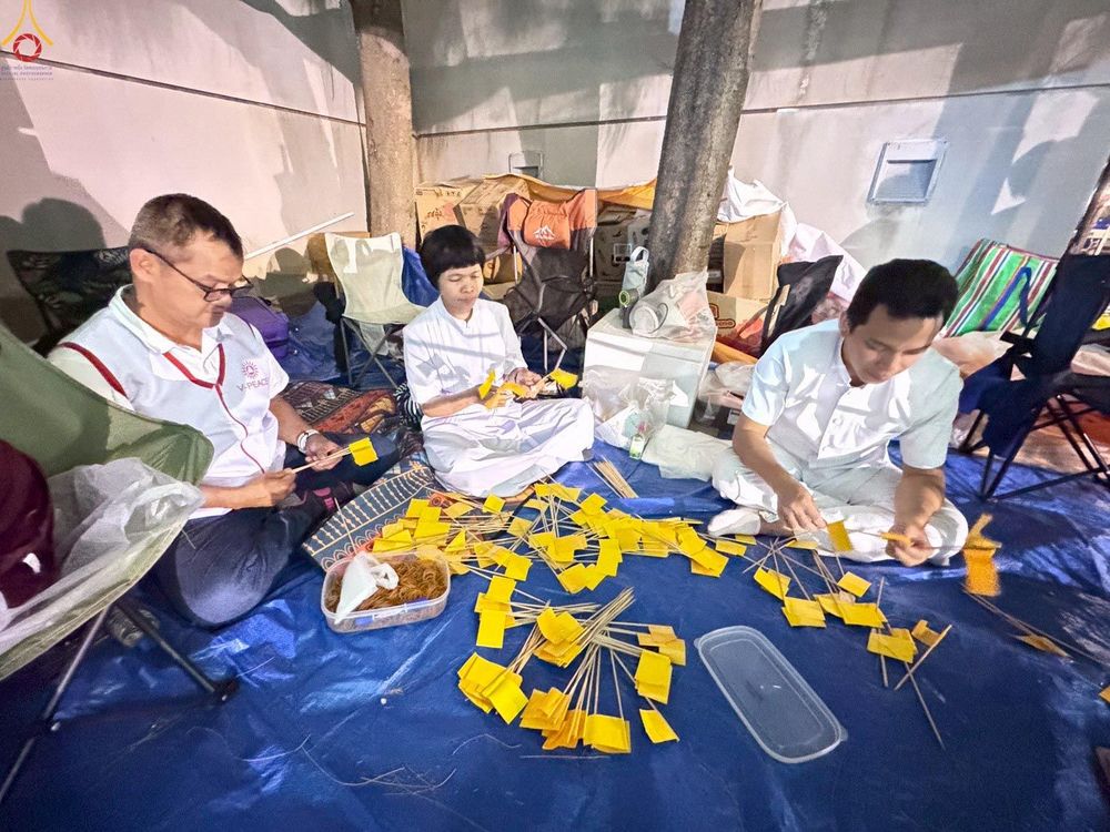 ภาพ No.301417:ภาพเบื้องหลังอาสาสมัครรวมใจ ชุดที่ 4 ในโครงการธรรมยาตรา กตัญญูบูชา มหาปูชนียาจารย์ พระมงคลเทพมุนี(สด จนฺทสโร) พระผู้ปราบมาร อนุสรณ์สถาน 7 แห่ง ปีที่ 14