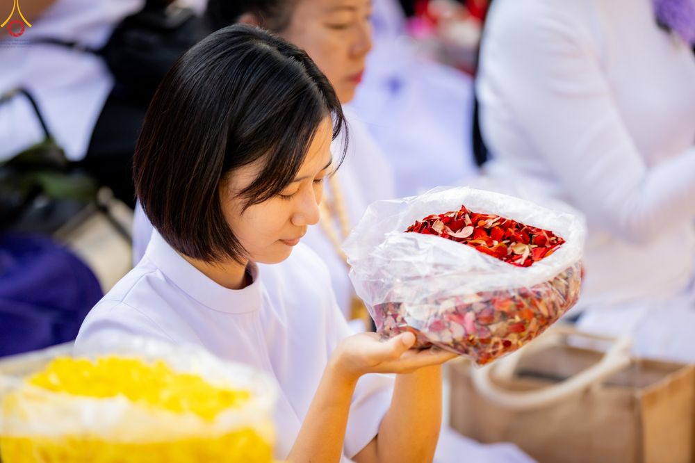 ภาพ No.295014:วันที่ 14 มกราคม พ.ศ. 2569 พิธีต้อนรับพระธรรมยาตรา อนุสรณ์สถานลำดับที่ 4  สถานที่เกิดด้วยกายธรรม ณ วัดโบสถ์บน ต.บางคูเวียง จ.นนทบุรี ในโครงการธรรมยาตรา กตัญญูบูชา มหาปูชนียาจารย์ พระมงคลเทพมุนี(สด จนฺทสโร) พระผู้ปราบมาร อนุสรณ์สถาน 7 แห่ง ปีที่ 14