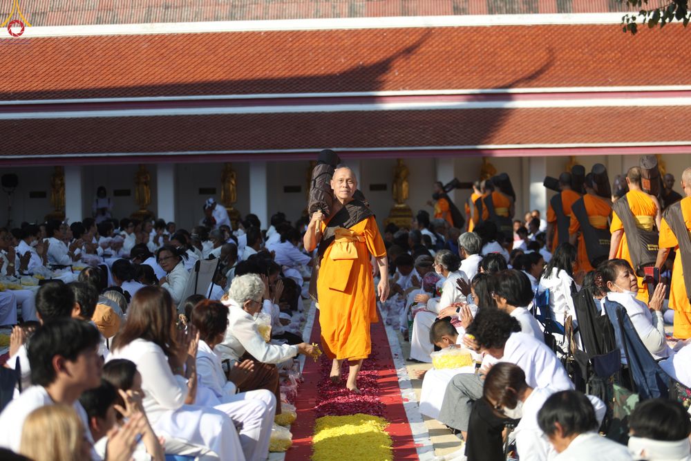 ภาพ No.293026:วันที่ 11 มกราคม พ.ศ. 2569 พิธีต้อนรับพระธรรมยาตรา ณ อนุสรณ์สถานลำดับที่ 3 (ภาพชุดที่ 2) สถานที่เกิดในเพศสมณะ วัดสองพี่น้อง อำเภอสองพี่น้อง จังหวัดสุพรรณบุรี ในโครงการธรรมยาตรา กตัญญูบูชา มหาปูชนียาจารย์ พระมงคลเทพมุนี(สด จนฺทสโร) พระผู้ปราบมาร อนุสรณ์สถ