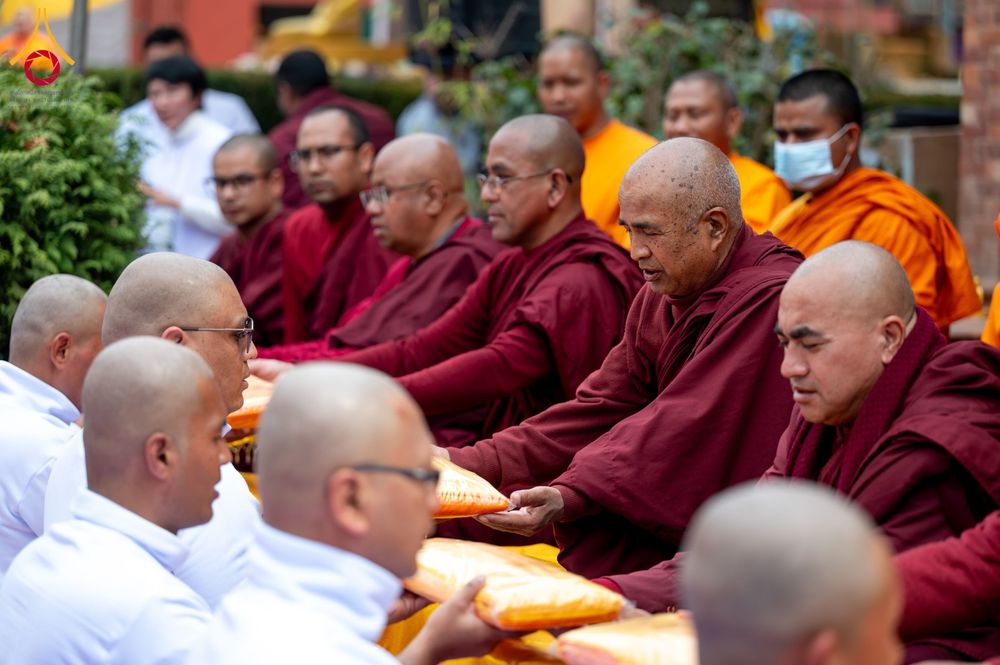ภาพ No.129805:พิธีตัดปอยผมและแห่นาคธรรมทายาท ในโครงการบรรพชา 1,250 รูป ณ แดนประสูติ สวนลุมพินี ประเทศเนปาล วันที่ 2 มีนาคม พ.ศ. 2567