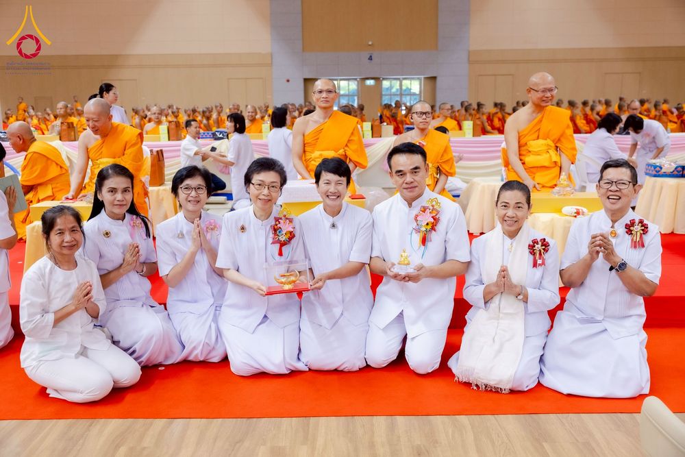 ภาพ No.272965:วันอาทิตย์ที่ 23 พฤศจิกายน พ.ศ.2568 พิธีมุทิตาสักการะ พระมหาเถระและพระเถระ ประจำปีพุทธศักราช 2568 ณ ห้องแก้วสารพัดนึก 2 สภาธรรมกายสากล  วัดพระธรรมกาย