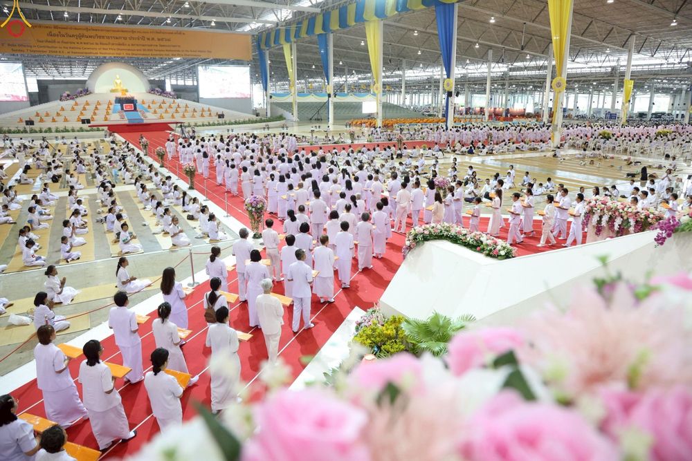 ภาพ No.244021:วันอาทิตย์ที่ 7 กันยายน พ.ศ. 2568 พิธีทอดผ้าป่าสมทบกฐินวัดพระธรรมกาย และสมทบกฐิน 30,000 วัดทั่วไทย ครั้งที่ 2 ณ ห้องแก้วสารพัดนึก 1 วัดพระธรรมกาย