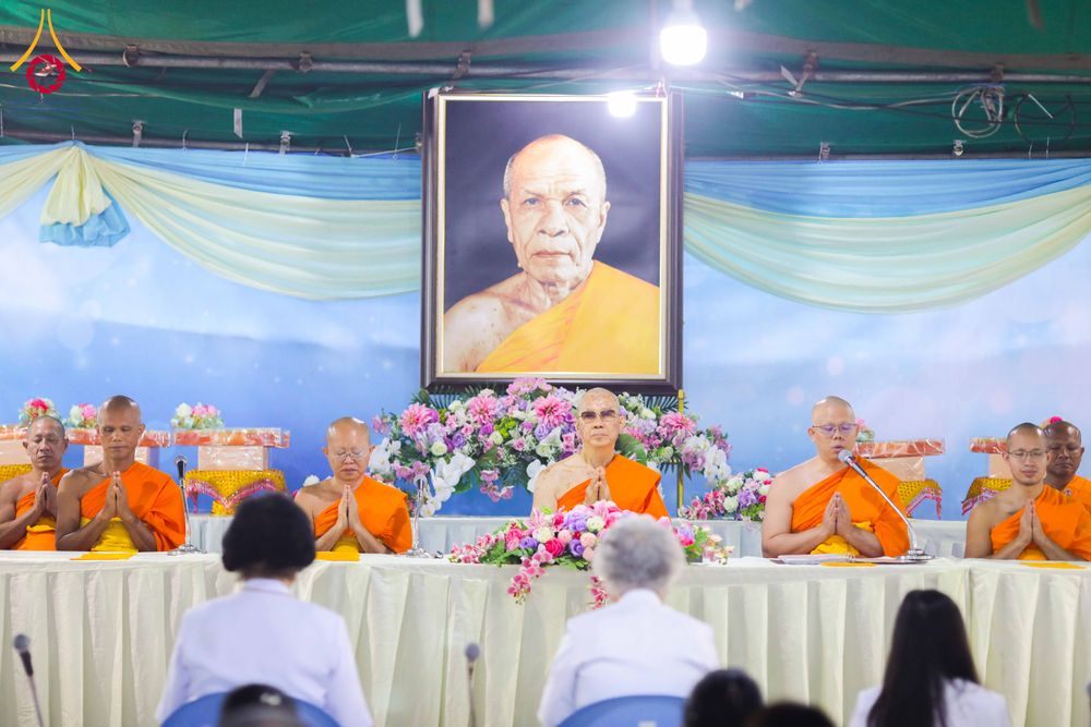 ภาพ No.298491:วันที่ 20 มกราคม พ.ศ. 2569 พิธีถวายภัตตาหารเป็นสังฆทาน แด่พระธรรมยาตรา ณ อนุสรณ์สถานบางปลา วัดบางปลา อำเภอบางเลน จังหวัดนครปฐม ในโครงการธรรมยาตรา กตัญญูบูชา มหาปูชนียาจารย์ พระมงคลเทพมุนี(สด จนฺทสโร) พระผู้ปราบมาร อนุสรณ์สถาน 7 แห่ง ปีที่ 14