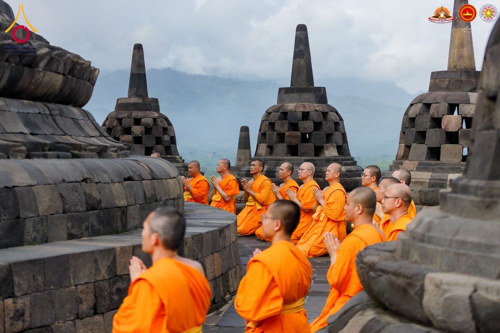 ภาพ No.280093:วันที่ 31 ธันวาคม พ.ศ. 2568 เดินธรรมยาตราที่บรมพุทธโธ อินโดนีเซีย