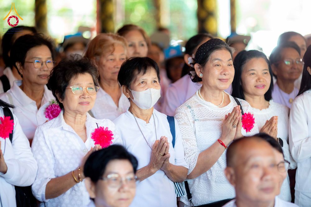 ภาพ No.304893:วันที่ 28 มกราคม พ.ศ. 2569 พิธีทอดผ้าป่าทำนุบำรุงศาสนสถาน ณ วัดบ่อทอง ต.คูขวาง อ.ลาดหลุมแก้ว จ.ปทุมธานี ในโครงการธรรมยาตรา กตัญญูบูชา มหาปูชนียาจารย์ พระมงคลเทพมุนี(สด จนฺทสโร) พระผู้ปราบมาร อนุสรณ์สถาน 7 แห่ง ปีที่ 14