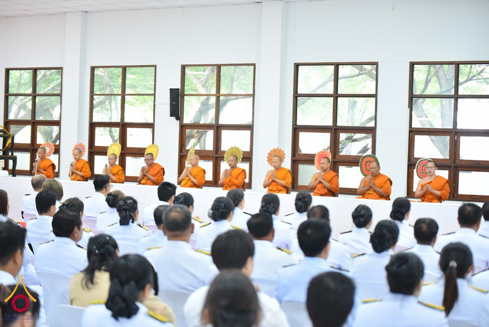 ภาพ No.344218:วันที่ 12 สิงหาคม พ.ศ. 2569  พสกนิกรชาวอำเภอคลองหลวง พร้อมใจร่วมพิธีสวดพระพุทธมนต์และทำบุญตักบาตรถวายพระราชกุศล เนื่องในวันคล้ายวันพระราชสมภพ สมเด็จพระบรมราชชนนีพันปีหลวง และวันแม่แห่งชาติ 12 สิงหาคม 2569