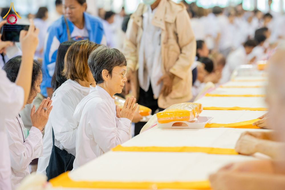 ภาพ No.279101:วันที่ 2 มกราคม พ.ศ.2569 พิธีถวายภัตตาหารเป็นสังฆทาน แด่พระธรรมยาตรา ณ วัดพระธรรมกาย ปทุมธานี ในโครงการธรรมยาตรา กตัญญูบูชา มหาปูชนียาจารย์ พระมงคลเทพมุนี(สด จนฺทสโร) พระผู้ปราบมาร อนุสรณ์สถาน 7 แห่ง ปีที่ 14