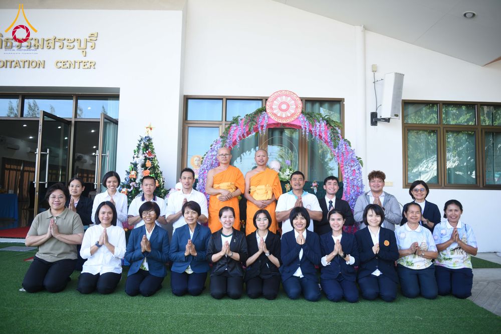 ภาพ No.282094:วันศุกร์ที่ 19 ธันวาคม พ.ศ. 2568 พิธีมอบโล่และใบประกาศเกียรติคุณ โครงการเจริญพระพุทธมนต์ธัมมจักกัปปวัตตนสูตร และวันรวมพลังเด็กดีV-Star ดาวแห่งความดี ผู้นำฟื้นฟูศีลธรรมโลกจังหวัดสระบุรี ณ ศูนย์ปฏิบัติธรรมสระบุรี