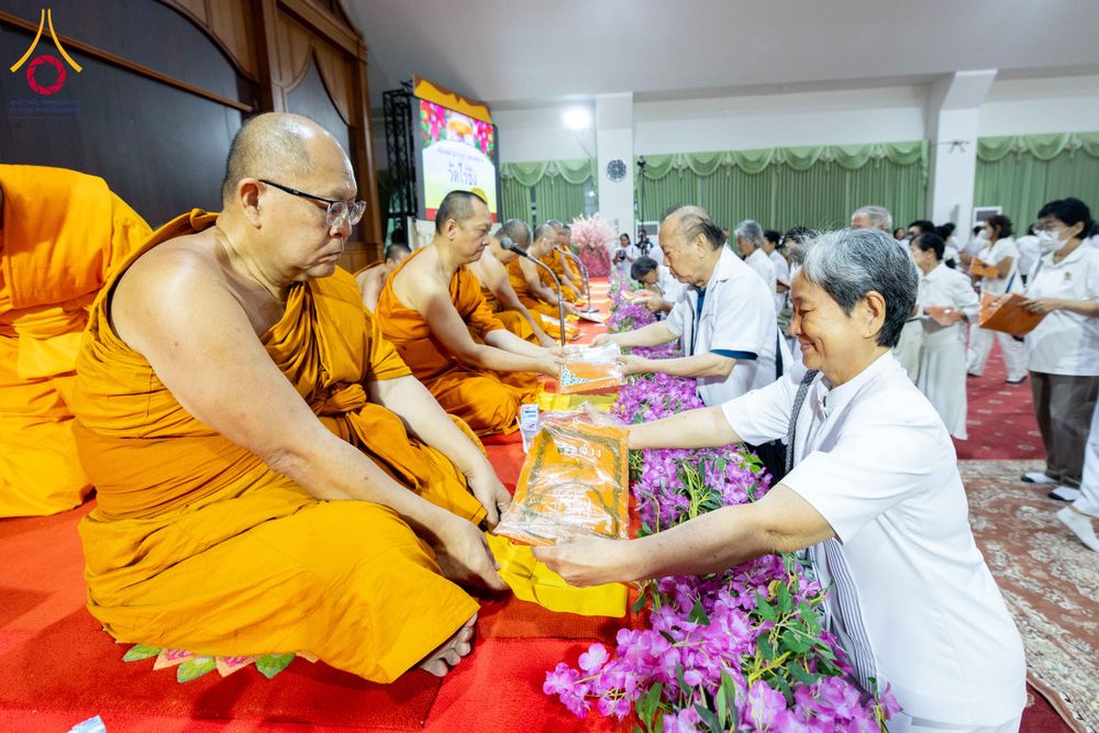 ภาพ No.298661:วันที่ 20 มกราคม พ.ศ. 2569 พิธีทอดผ้าป่าทำนุบำรุงศาสนสถาน ณ วัดไร่ขิง อ.สามพราน จ.นครปฐม ในโครงการธรรมยาตรา กตัญญูบูชา มหาปูชนียาจารย์ พระมงคลเทพมุนี(สด จนฺทสโร) พระผู้ปราบมาร อนุสรณ์สถาน 7 แห่ง ปีที่ 14