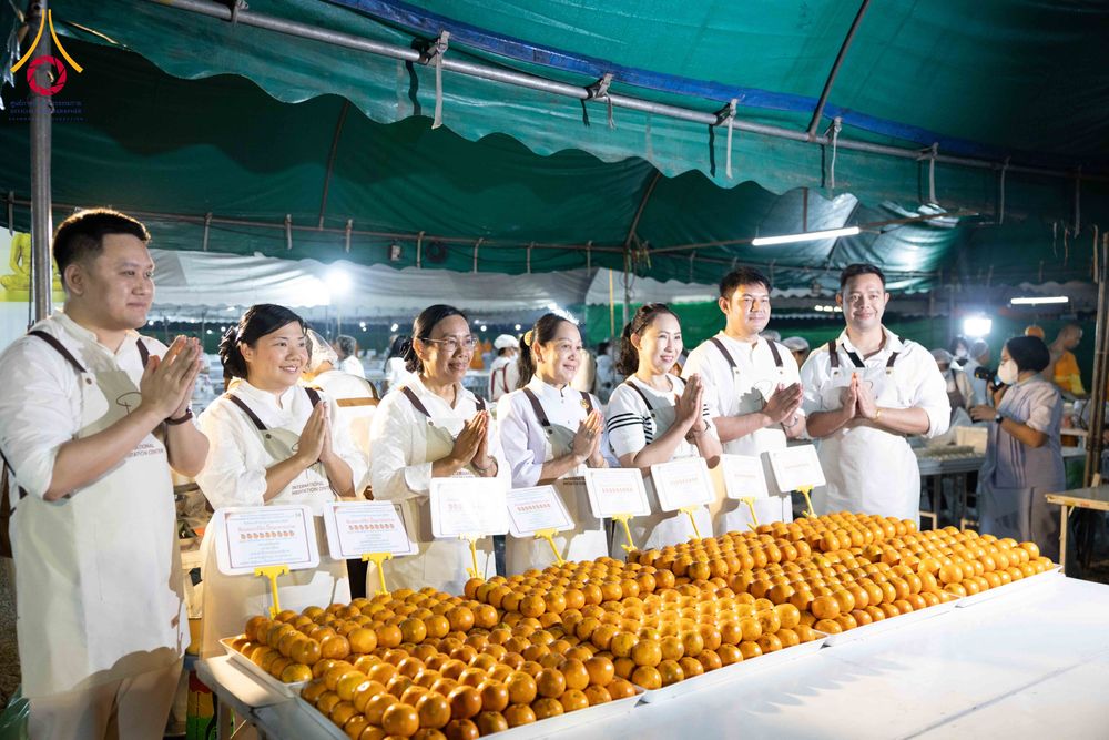 ภาพ No.298422:วันที่ 20 มกราคม พ.ศ. 2569 พิธีถวายภัตตาหารเป็นสังฆทาน แด่พระธรรมยาตรา ณ อนุสรณ์สถานบางปลา วัดบางปลา อำเภอบางเลน จังหวัดนครปฐม ในโครงการธรรมยาตรา กตัญญูบูชา มหาปูชนียาจารย์ พระมงคลเทพมุนี(สด จนฺทสโร) พระผู้ปราบมาร อนุสรณ์สถาน 7 แห่ง ปีที่ 14