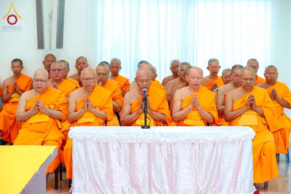 ภาพ No.291146:วันพุธที่ 7 มกราคม พ.ศ. 2569  พิธีบรรจุพระบรมสารีริกธาตุภายในพระเกตุองค์พระประธาน สมโภชพระประธาน พระธรรมกาย พิธีทอดผ้าป่า บุญแสงสว่าง ติดตั้งโซล่าเซล ณ ศูนย์ปฏิบัติธรรมพระมงคลเทพมุนี อ.สองพี่น้อง จ.สุพรรณบุรี