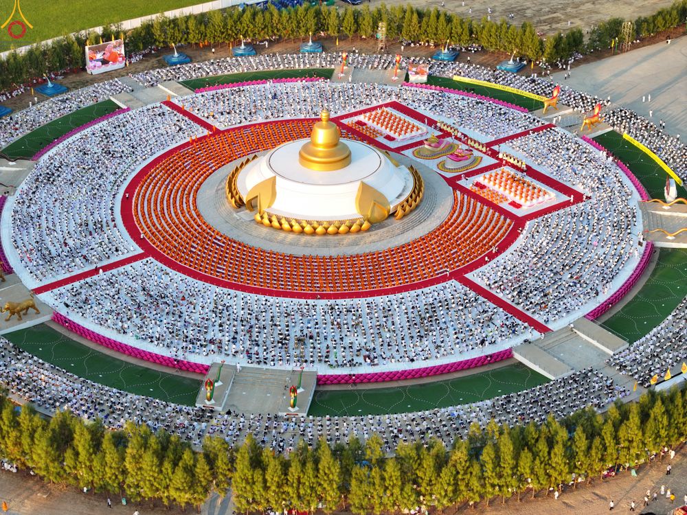 ภาพ No.302089:วันที่ 23 มกราคม พ.ศ. 2569 พิธีจุดประทีปธรรมถวายเป็นพุทธบูชา และบูชาธรรมมหาปูชนียาจารย์  ณ อนุสรณ์สถานลำดับที่ 5 สถานที่เผยแผ่วิชชาธรรมกายครั้งแรก อนุสรณ์สถานบางปลา วัดบางปลา อำเภอบางเลน จังหวัดนครปฐม ในโครงการธรรมยาตรา กตัญญูบูชา มหาปูชนียาจารย์ พระมงคล