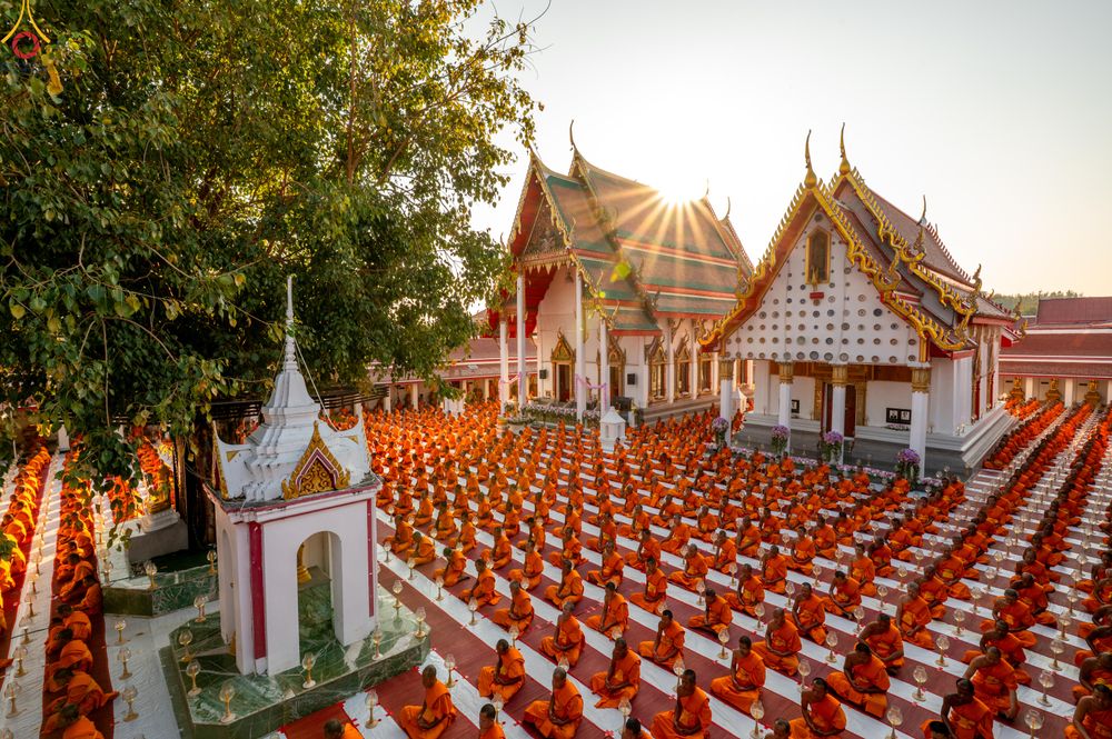 ภาพ No.293901:วันที่ 14 มกราคม พ.ศ. 2569 พิธีจุดประทีปถวายเป็นพุทธบูชา และบูชาธรรมมหาปูชนียาจารย์  ณ วัดสองพี่น้อง ต.ต้นตาล อ.สองพี่น้อง จ.สุพรรณบุรี ในโครงการธรรมยาตรา กตัญญูบูชา มหาปูชนียาจารย์ พระมงคลเทพมุนี(สด จนฺทสโร) พระผู้ปราบมาร อนุสรณ์สถาน 7 แห่ง ปีที่ 14