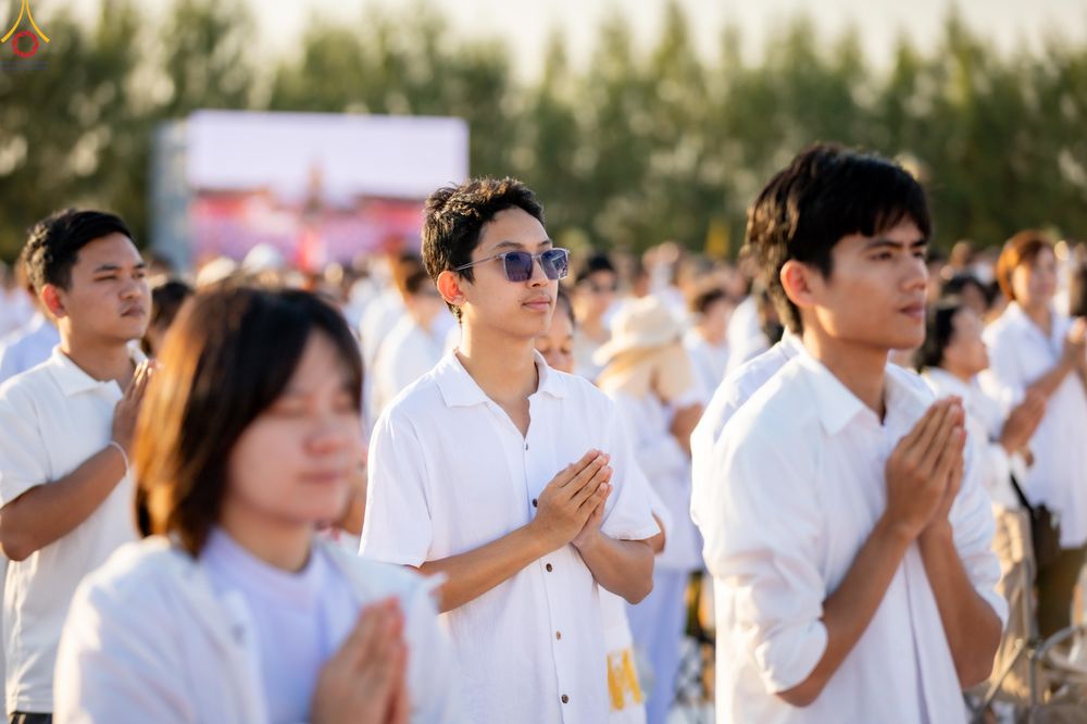 ภาพ No.301953:วันที่ 23 มกราคม พ.ศ. 2569 พิธีจุดประทีปธรรมถวายเป็นพุทธบูชา และบูชาธรรมมหาปูชนียาจารย์  ณ อนุสรณ์สถานลำดับที่ 5 สถานที่เผยแผ่วิชชาธรรมกายครั้งแรก อนุสรณ์สถานบางปลา วัดบางปลา อำเภอบางเลน จังหวัดนครปฐม ในโครงการธรรมยาตรา กตัญญูบูชา มหาปูชนียาจารย์ พระมงคล