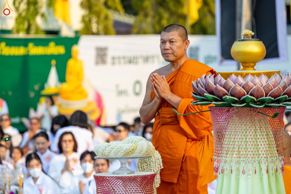 ภาพ No.296838:วันที่ 17 มกราคม พ.ศ. 2569 พิธีจุดประทีปถวายเป็นพุทธบูชา และบูชาธรรมมหาปูชนียาจารย์  ณ วัดโบสถ์บน ต.บางคูเวียง จ.นนทบุรี อนุสรณ์สถานลำดับที่ 4 สถานที่เกิดด้วยกายธรรม ในโครงการธรรมยาตรา กตัญญูบูชา มหาปูชนียาจารย์ พระมงคลเทพมุนี(สด จนฺทสโร) พระผู้ปราบมาร อ