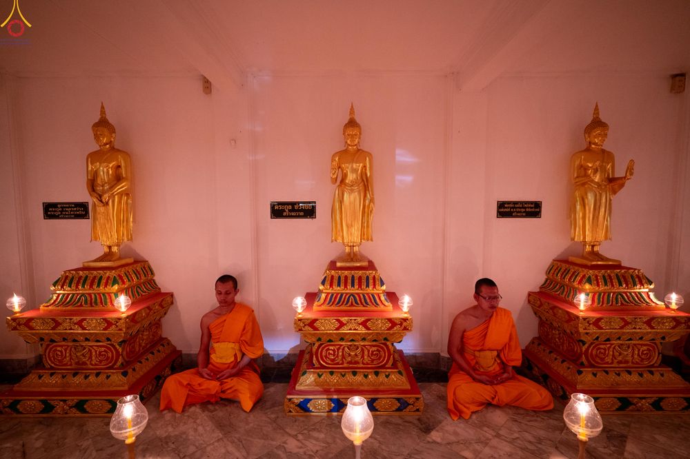 ภาพ No.294112:วันที่ 13 มกราคม พ.ศ. 2569 พิธีจุดประทีปถวายเป็นพุทธบูชา และบูชาธรรมมหาปูชนียาจารย์  (ภาพชุดที่ 2) ณ วัดสองพี่น้อง ต.ต้นตาล อ.สองพี่น้อง จ.สุพรรณบุรี ในโครงการธรรมยาตรา กตัญญูบูชา มหาปูชนียาจารย์ พระมงคลเทพมุนี(สด จนฺทสโร) พระผู้ปราบมาร อนุสรณ์สถาน 7 แห่