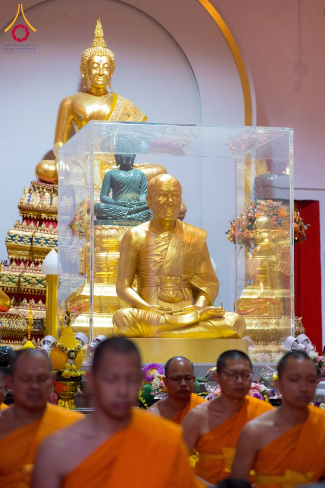 ภาพ No.294593:วันอาทิตย์ที่ 14 ธันวาคม พ.ศ.2568 พระธรรมยาตราปฏิบัติธรรมและถ่ายภาพหมู่ประวัติศาสตร์ ณ วัดสองพี่น้อง ต.ต้นตาล อ.สองพี่น้อง จ.สุพรรณบุรี ในโครงการธรรมยาตรา กตัญญูบูชา มหาปูชนียาจารย์ พระมงคลเทพมุนี(สด จนฺทสโร) พระผู้ปราบมาร อนุสรณ์สถาน 7 แห่ง ปีที่ 14