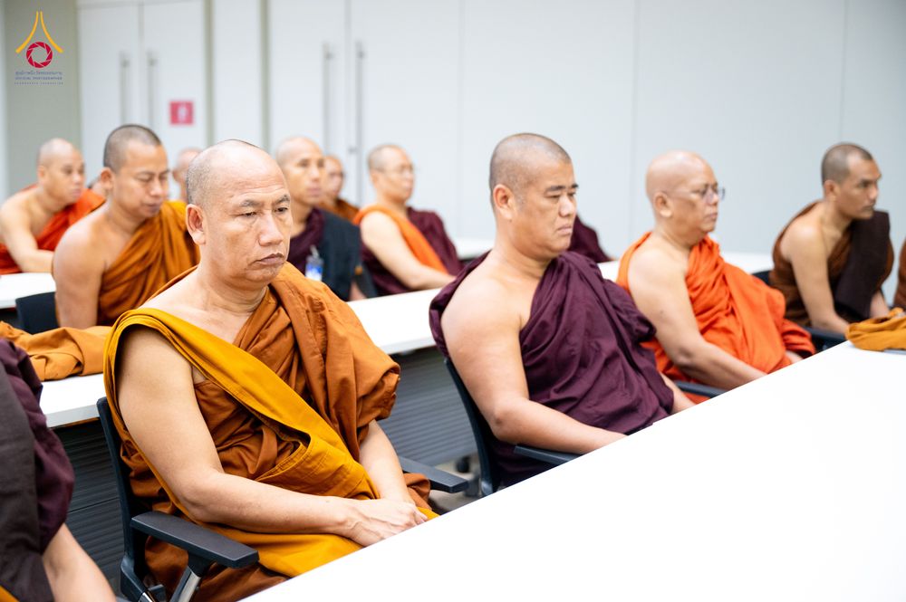 ภาพ No.325573:วันที่ 24 เมษายน พ.ศ.2569 หลวงพ่อทัตตชีโว รองเจ้าอาวาสวัดพระธรรมกาย ถวายการต้อนรับและปฏิสันถารคณะสงฆ์เมียนมาร์