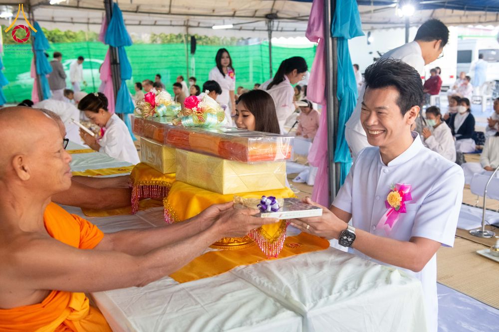 ภาพ No.291382:วันที่ 10 มกราคม พ.ศ. 2569 พิธีถวายภัตตาหารเป็นสังฆทาน แด่พระธรรมยาตรา ณ อนุสรณ์สถานคลองบางนางแท่น อ.สามพราน จ.นครปฐม ในโครงการธรรมยาตรา กตัญญูบูชา มหาปูชนียาจารย์ พระมงคลเทพมุนี(สด จนฺทสโร) พระผู้ปราบมาร อนุสรณ์สถาน 7 แห่ง ปีที่ 14