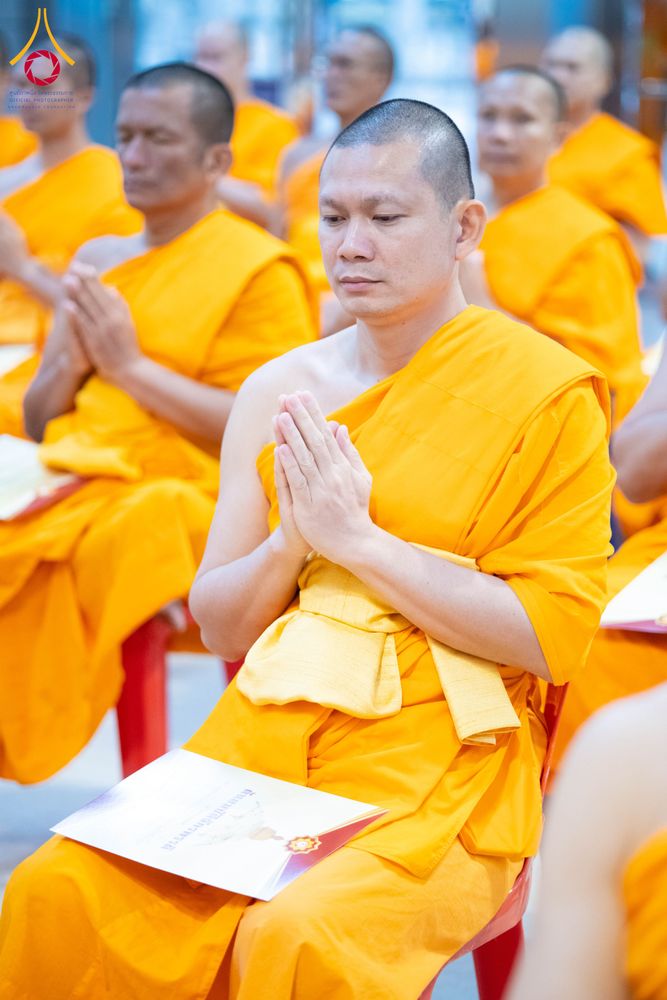 ภาพ No.284888:วันอาทิตย์ที่ 14 ธันวาคม พ.ศ.2568  พิธีปฏิบัติธรรม พิธีถวายภัตตาหารเป็นสังฆทาน พิธีมอบต้นสมบัติจักรพรรดิ ถวายแด่เจ้าอาวาสและประธานสงฆ์ 236 ศูนย์ส่งเสริมศีลธรรมทั่วโลก ณ สภาธรรมกายสากล วัดพระธรรมกาย