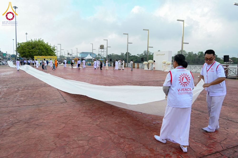 ภาพ No.284727:วันอาทิตย์ที่ 14 ธันวาคม พ.ศ.2568  พิธีทำบุญเมืองสุราษฎร์ธานี 110ปี และพิธีตักบาตรพระสงฆ์ 1,110 รูป  ณ บริเวณริมน้ำวัดกลาง (เก่า) ถนนบ้านดอน ตำบลตลาดใหม่ อำเภอเมือง จังหวัดสุราษฎร์ธานี