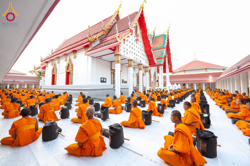 ภาพ No.294626:วันอาทิตย์ที่ 14 ธันวาคม พ.ศ.2568 พระธรรมยาตราปฏิบัติธรรมและถ่ายภาพหมู่ประวัติศาสตร์ ณ วัดสองพี่น้อง ต.ต้นตาล อ.สองพี่น้อง จ.สุพรรณบุรี ในโครงการธรรมยาตรา กตัญญูบูชา มหาปูชนียาจารย์ พระมงคลเทพมุนี(สด จนฺทสโร) พระผู้ปราบมาร อนุสรณ์สถาน 7 แห่ง ปีที่ 14