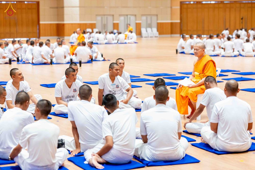 ภาพ No.341078:วันที่ 26 กรกฎาคม พ.ศ. 2569 โครงการพัฒนาคุณธรรม จริยธรรม สำหรับนักเรียนนายสิบตำรวจ (นสต.) รุ่นที่ 17 ศูนย์ฝึกอบรมตำรวจภูธรภาค 1 ได้จัดกิจกรรม ตักบาตรเพื่อน้อมอุทิศถวายเพื่อเป็นพระราชกุศลฯ  และปฏิบัติธรรม ติวธรรมมะ ณ ศูนย์ปฏิบัติธรรมเวิล์ดพีช วัลเล่ย์ (Wo