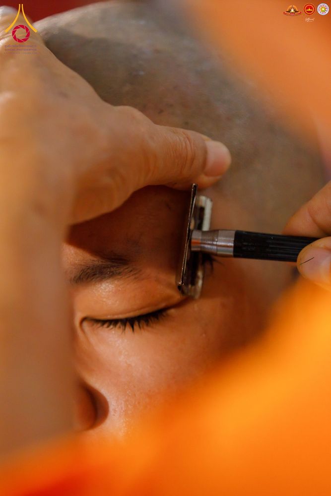 ภาพ No.284496:วันพุธที่ 17  ธันวาคม พ.ศ.2568  พิธีปลงผมนาคธรรมทายาท  โครงการบรรพชาสามเณรและบวชอุบาสิกาแก้ว  ณ วิทยาลัยศรีวิจายา (Sekolah Tinggi Agama Buddha Negeri Sriwijaya) เมืองตังเกอรัง จังหวัดบันเตน ประเทศอินโดนีเซีย