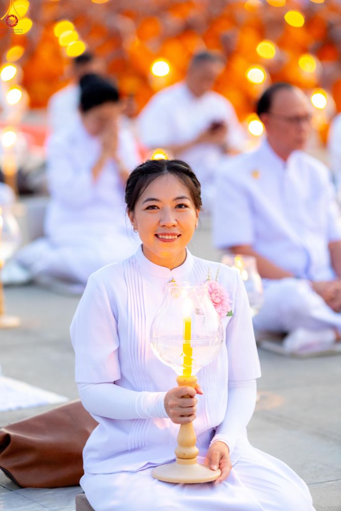 ภาพ No.307644:วันที่ 31 มกราคม พ.ศ. 2569 พิธีจุดประทีปธรรมถวายเป็นพุทธบูชา  และบูชาธรรมมหาปูชนียาจารย์ (ภาพชุดที่ 2) ณ วัดพระธรรมกาย ปทุมธานี ในโครงการธรรมยาตรา กตัญญูบูชา มหาปูชนียาจารย์ พระมงคลเทพมุนี(สด จนฺทสโร) พระผู้ปราบมาร อนุสรณ์สถาน 7 แห่ง ปีที่ 14