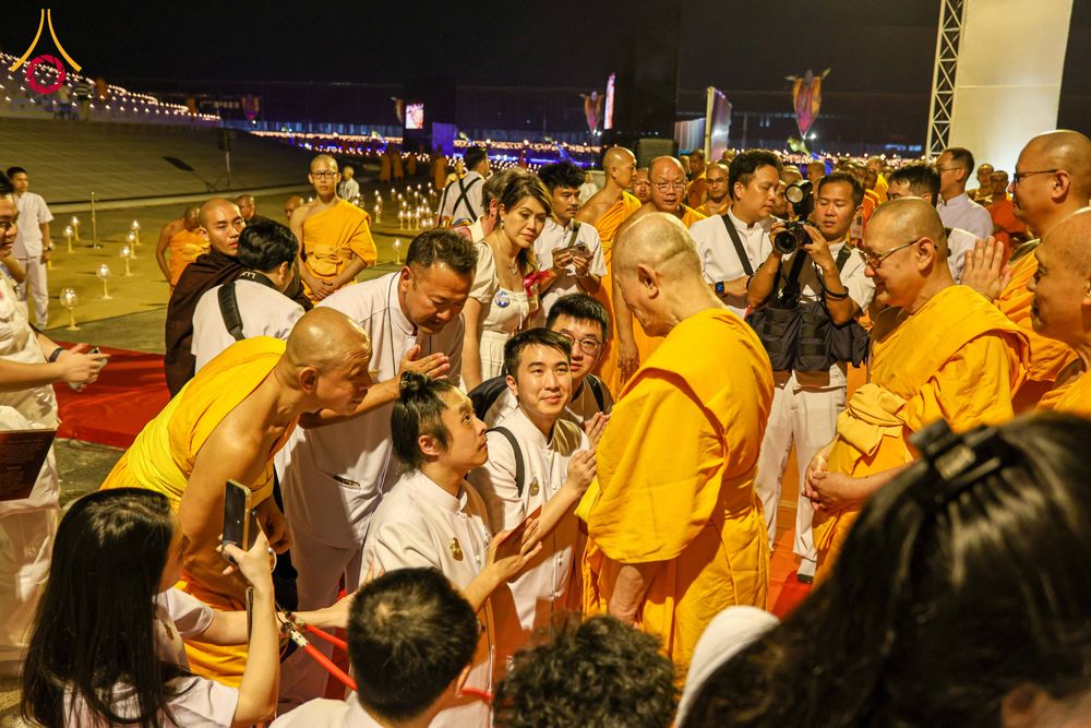 ภาพ No.312477:วันอังคารที่ 3 มีนาคม พ.ศ.2569 พิธีเวียนประทักษิณและจุดมาฆประทีป (ภาพชุดที่ 2) ณ ลานธรรมพระมหาธรรมกายเจดีย์ วัดพระธรรมกาย