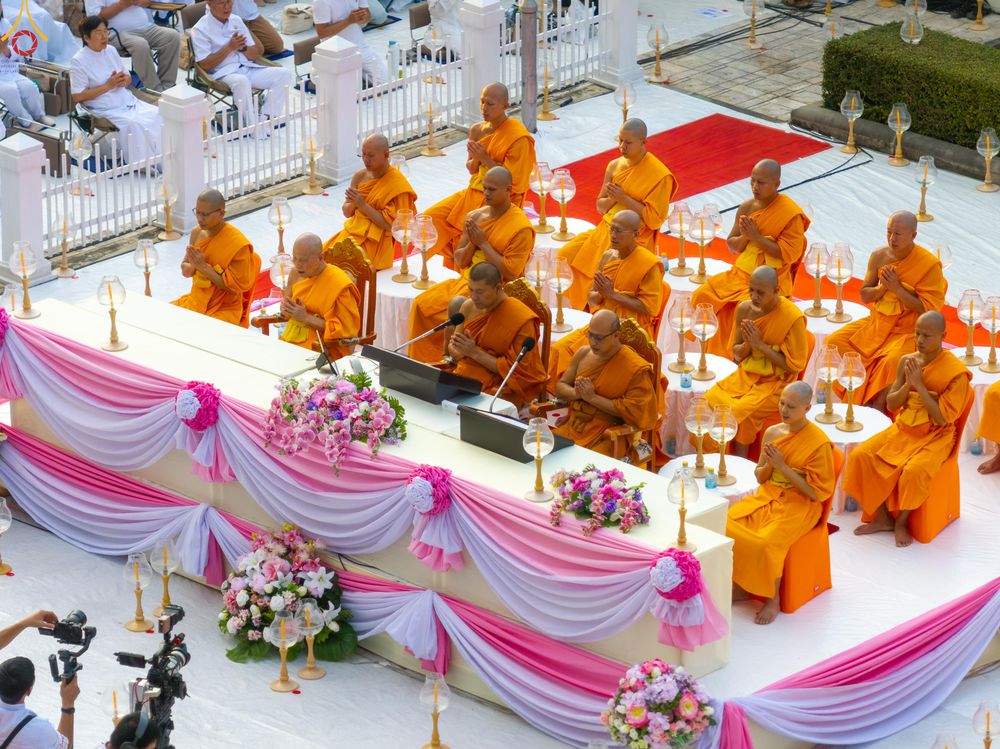 ภาพ No.297016:วันที่ 17 มกราคม พ.ศ. 2569 พิธีจุดประทีปถวายเป็นพุทธบูชา และบูชาธรรมมหาปูชนียาจารย์  ณ วัดโบสถ์บน ต.บางคูเวียง จ.นนทบุรี อนุสรณ์สถานลำดับที่ 4 สถานที่เกิดด้วยกายธรรม ในโครงการธรรมยาตรา กตัญญูบูชา มหาปูชนียาจารย์ พระมงคลเทพมุนี(สด จนฺทสโร) พระผู้ปราบมาร อ