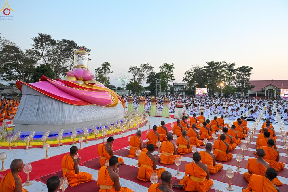 ภาพ No.293994:วันที่ 14 มกราคม พ.ศ. 2569 พิธีจุดประทีปถวายเป็นพุทธบูชา และบูชาธรรมมหาปูชนียาจารย์  ณ วัดสองพี่น้อง ต.ต้นตาล อ.สองพี่น้อง จ.สุพรรณบุรี ในโครงการธรรมยาตรา กตัญญูบูชา มหาปูชนียาจารย์ พระมงคลเทพมุนี(สด จนฺทสโร) พระผู้ปราบมาร อนุสรณ์สถาน 7 แห่ง ปีที่ 14