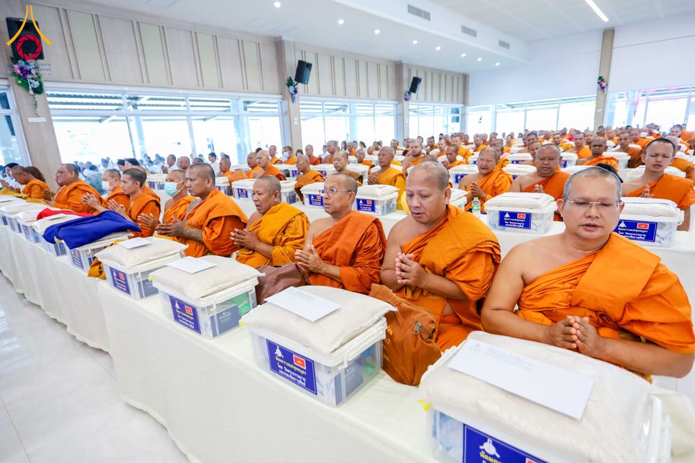 ภาพ No.313741:วันเสาร์ที่ 14 มีนาคม พ.ศ. 2569 พิธีตักบาตรแด่คณะสงฆ์ 323 วัด 4 จังหวัดชายแดนภาคใต้ พิธีถวายสังฆทานแด่คณะสงฆ์ 323 วัด ปีที่ 22 ครั้งที่ 183 พิธีมอบกองทุนหนุนแรงใจช่วยครูใต้ ปีที่ 19 ครั้งที่ 146 และพิธีทำบุญอุทิศส่วนกุศลให้ผู้วายชนม์ ณ ศูนย์ปฏิบัติธรรมภา