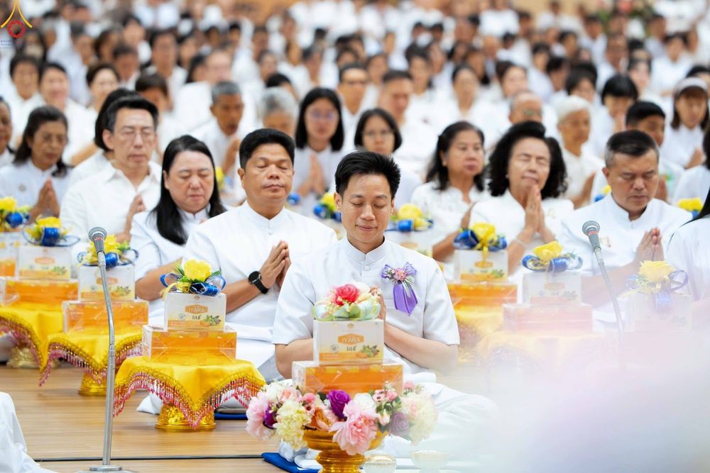 ภาพ No.343604:วันที่ 16 สิงหาคม พ.ศ.2569 พิธีถวายคิลานเภสัช และอุปกรณ์ทางการแพทย์ ณ ห้องแก้วสารพัดนึก2 วัดพระธรรมกาย