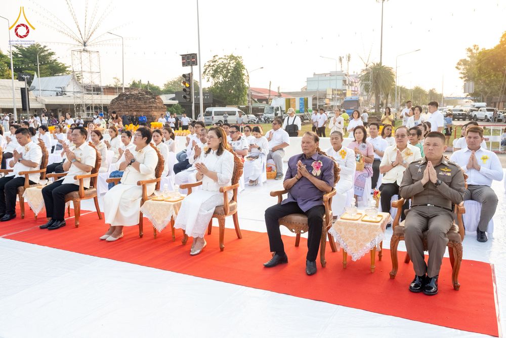 ภาพ No.318032:วันเสาร์ที่ 4 เมษายน พ.ศ. 2569 งานทำบุญเมืองใจกลางอยุธยา  ตักบาตรพระ 1,109 รูป ณ ถนนชีกุน หน้าวัดมหาธาตุ และวัดราชบูรณะ