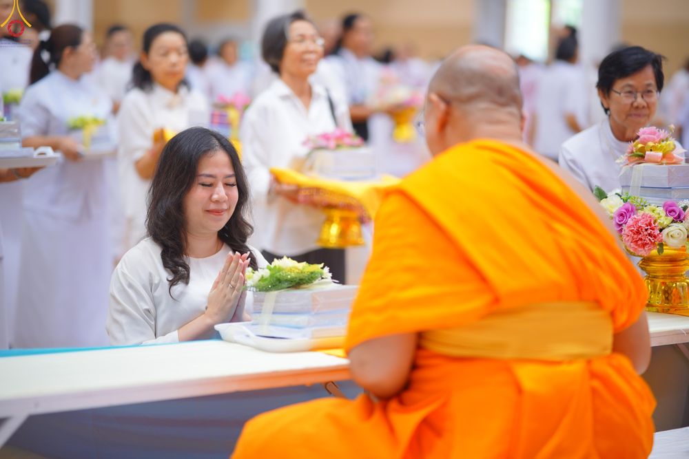ภาพ No.329085:วันอาทิตย์ที่ 17 พฤษภาคม พ.ศ.2569 พิธีร่วมบุญการศึกษาพระภิกษุสามเณร (หนังสือบาลี นักธรรม ทางก้าวหน้า World-Pec) ณ ห้องแก้วสารพัดนึก 2 วัดพระธรรมกาย