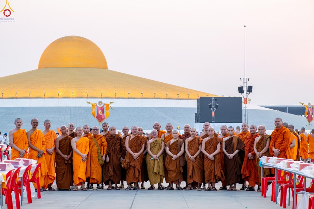 ภาพ No.323132:วันที่ 19 เมษายน พ.ศ.2569 การเรียงกล่องไทยธรรม , เตรียมงานจราจร เพื่องานถวายมหาสังฆทาน 40,000 กว่าวัดทั่วประเทศ วันคุ้มครองโลก 22 เมษายน พ.ศ.2569 วัดพระธรรมกาย
