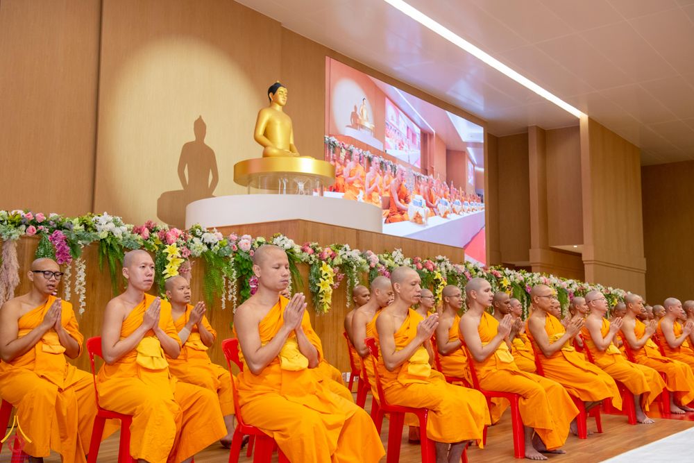 ภาพ No.341734:วันอังคารที่ 28 กรกฎาคม พ.ศ. 2569 คณะสงฆ์และพสกนิกรอำเภอคลองหลวง พร้อมใจจัดพิธีเจริญพระพุทธมนต์ ปฏิบัติธรรม และทำบุญตักบาตร ถวายพระราชกุศลเฉลิมพระเกียรติพระบาทสมเด็จพระเจ้าอยู่หัว