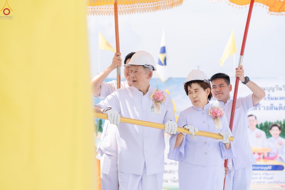 ภาพ No.331416:วันที่ 31 พฤษภาคม พ.ศ.2569 พิธีทอดผ้าป่าและตอกเสาเข็มมงคลต้นแรก องค์พระเจดีย์เพื่อสร้างสันติภาพโลก  ณ ธุดงคสถานพัฒนานิคม จังหวัดลพบุรี