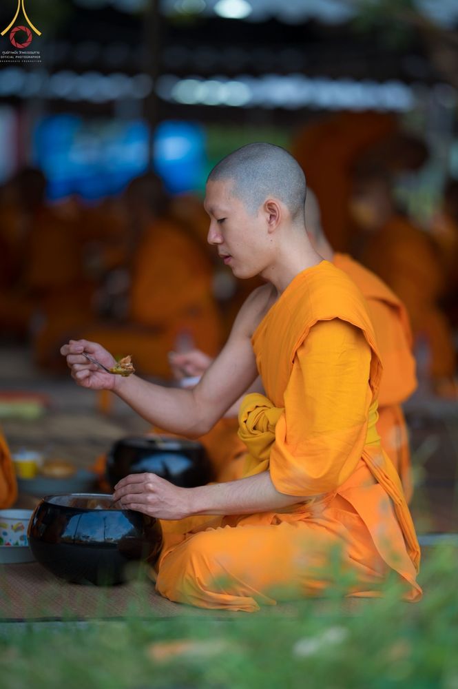 ภาพ No.69877:พิธีถวายภัตตาหารเป็นสังฆทาน แด่คณะพระธรรมยาตราฯ ในโครงการธรรมยาตราฯ ปีที่ 11 ณ อนุสรณ์สถานมหาวิหารพระมงคลเทพมุนี อ.สองพี่น้อง จ.สุพรรณบุรี วันที่ 7 มกราคม พ.ศ. 2566