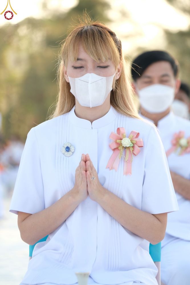 ภาพ No.70567:พิธีตักบาตรพระธรรมยาตราฯ ในโครงการธรรมยาตรากตัญญูบูชา มหาปูชนียาจารย์ พระมงคลเทพมุนี(สด จนฺทสโร) พระผู้ปราบมาร ปีที่ 11 ณ อนุสรณ์สถานลำดับที่ 2 สถานที่ตั้งมโนปณิธานบวชตลอดชีวิต อนุสรณ์สถานคลองบางนางแท่น อ.สามพราน จ.นครปฐม วันที่ 14 มกราคม พ.ศ. 2566