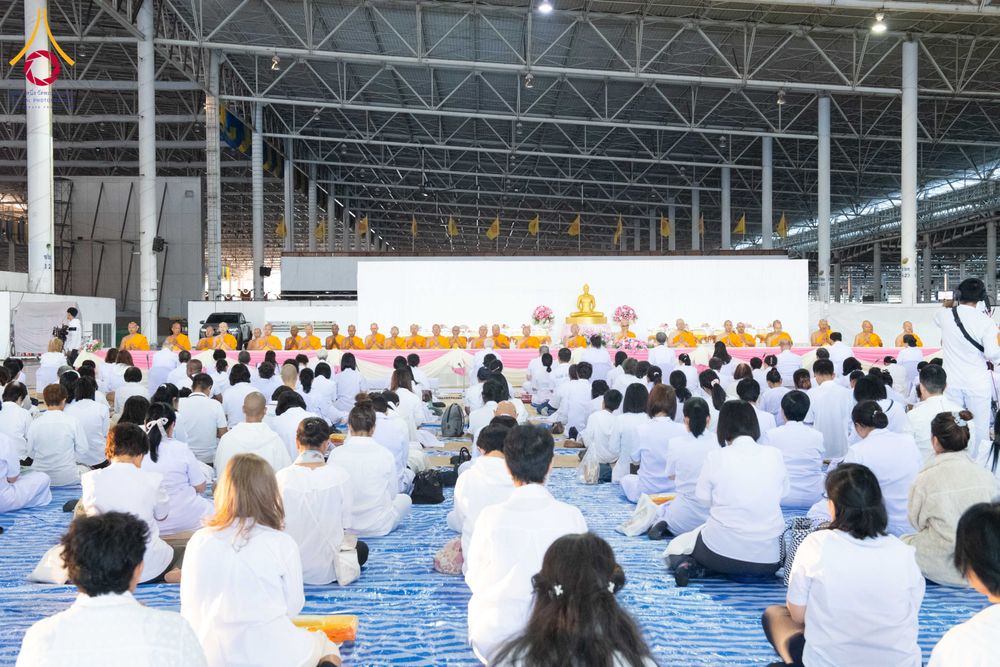 ภาพ No.287224:วันที่ 3 มกราคม พ.ศ.2569 พิธีถวายภัตตาหารเป็นสังฆทาน แด่พระธรรมยาตรา ณ วัดพระธรรมกาย  จังหวัดปทุมธานี ในโครงการธรรมยาตรา กตัญญูบูชา มหาปูชนียาจารย์ พระมงคลเทพมุนี(สด จนฺทสโร) พระผู้ปราบมาร อนุสรณ์สถาน 7 แห่ง ปีที่ 14