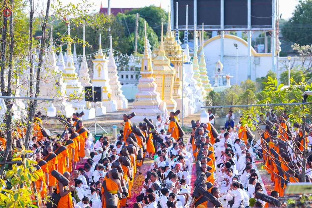 ภาพ No.292952:วันที่ 11 มกราคม พ.ศ. 2569 พิธีต้อนรับพระธรรมยาตรา ณ อนุสรณ์สถานลำดับที่ 3 (ภาพชุดที่ 2) สถานที่เกิดในเพศสมณะ วัดสองพี่น้อง อำเภอสองพี่น้อง จังหวัดสุพรรณบุรี ในโครงการธรรมยาตรา กตัญญูบูชา มหาปูชนียาจารย์ พระมงคลเทพมุนี(สด จนฺทสโร) พระผู้ปราบมาร อนุสรณ์สถ