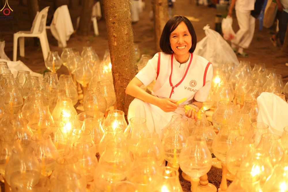 ภาพ No.301588:ภาพเบื้องหลังอาสาสมัครรวมใจ ชุดที่ 4 ในโครงการธรรมยาตรา กตัญญูบูชา มหาปูชนียาจารย์ พระมงคลเทพมุนี(สด จนฺทสโร) พระผู้ปราบมาร อนุสรณ์สถาน 7 แห่ง ปีที่ 14