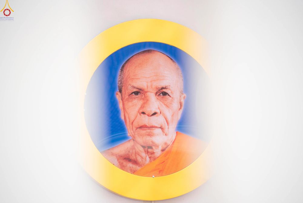 ภาพ No.294927:วันที่ 14 มกราคม พ.ศ. 2569 พิธีต้อนรับพระธรรมยาตรา อนุสรณ์สถานลำดับที่ 4  สถานที่เกิดด้วยกายธรรม ณ วัดโบสถ์บน ต.บางคูเวียง จ.นนทบุรี ในโครงการธรรมยาตรา กตัญญูบูชา มหาปูชนียาจารย์ พระมงคลเทพมุนี(สด จนฺทสโร) พระผู้ปราบมาร อนุสรณ์สถาน 7 แห่ง ปีที่ 14