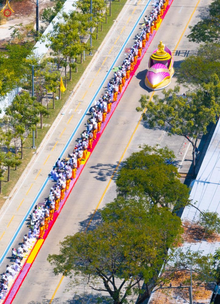 ภาพ No.304579:วันที่ 25 มกราคม พ.ศ. 2569 พิธีต้อนรับพระธรรมยาตรา (ภาพชุดที่ 2) รร.สามัคคีราษฏร์บำรุง-วัดพระธรรมกาย ในโครงการธรรมยาตรา กตัญญูบูชา มหาปูชนียาจารย์ พระมงคลเทพมุนี(สด จนฺทสโร) พระผู้ปราบมาร อนุสรณ์สถาน 7 แห่ง ปีที่ 14