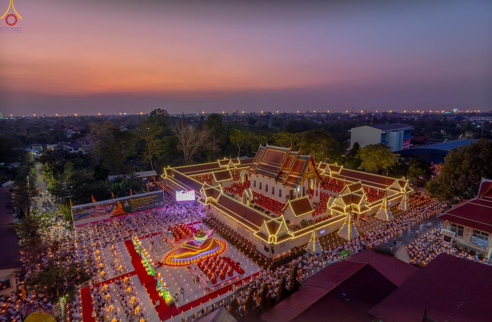 ภาพ No.297149:วันที่ 17 มกราคม พ.ศ. 2569 พิธีจุดประทีปถวายเป็นพุทธบูชา และบูชาธรรมมหาปูชนียาจารย์ (ภาพชุดที่ 2) ณ วัดโบสถ์บน ต.บางคูเวียง จ.นนทบุรี อนุสรณ์สถานลำดับที่ 4 สถานที่เกิดด้วยกายธรรม ในโครงการธรรมยาตรา กตัญญูบูชา มหาปูชนียาจารย์ พระมงคลเทพมุนี(สด จนฺทสโร) พร