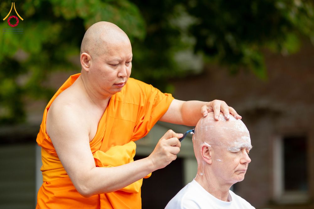 ภาพ No.336682:วันศุกร์ที่ 12 มิถุนายน พ.ศ. 2569 พิธีตัดปอยผมและพิธีปลงผมนาคธรรมทายาท  ภาคพื้นยุโรป รุ่นที่ 11   ณ วัดพระธรรมกายเบลเยียม ประเทศเบลเยียม